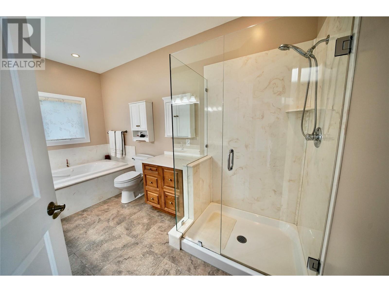 924 QUEENS Road, Balfour