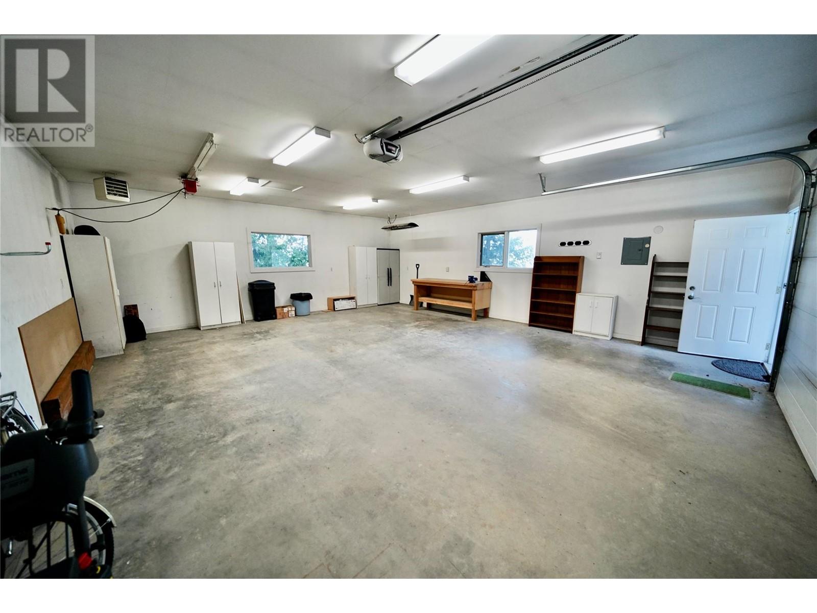 924 QUEENS Road, Balfour
