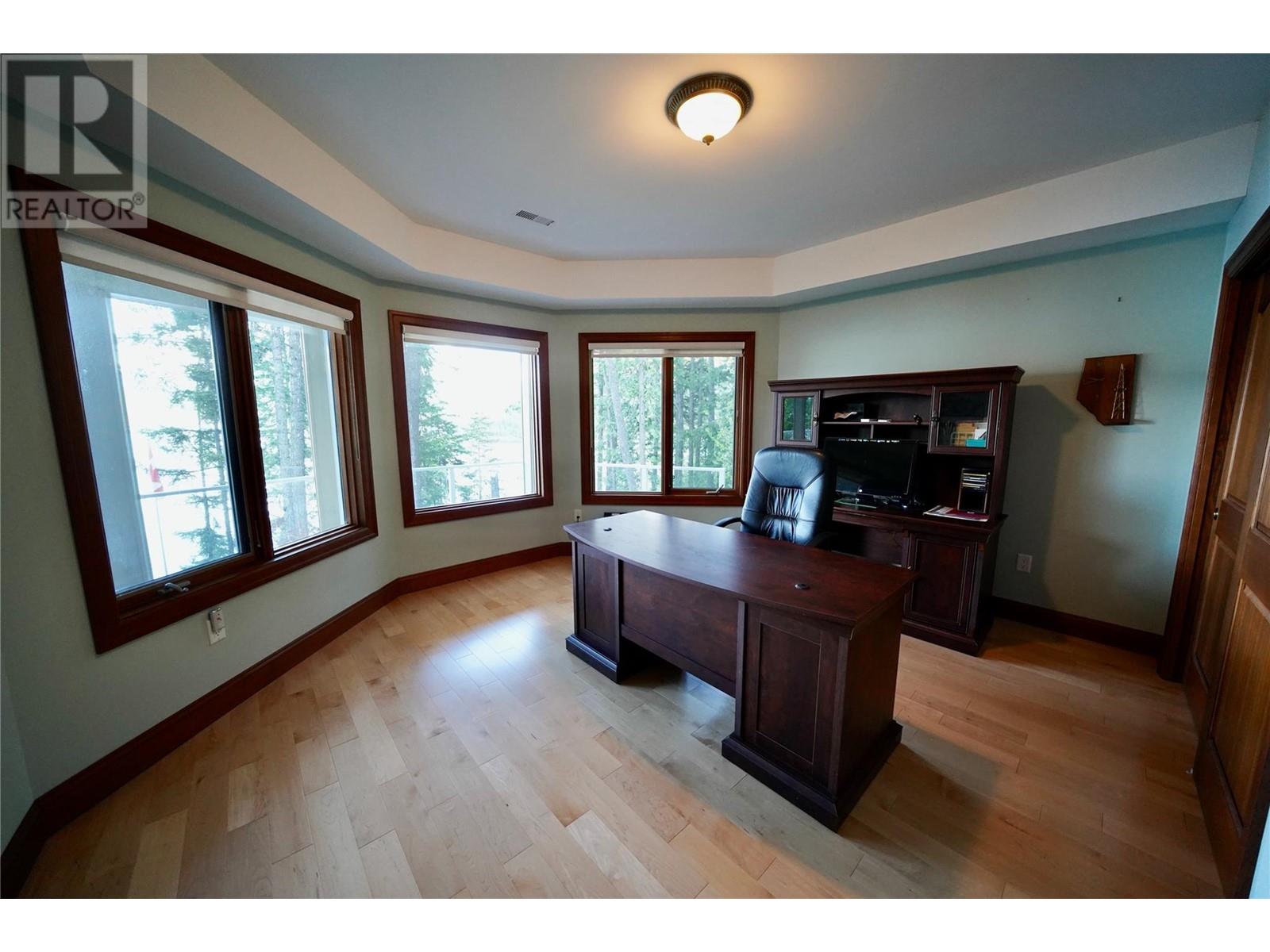 924 QUEENS Road, Balfour