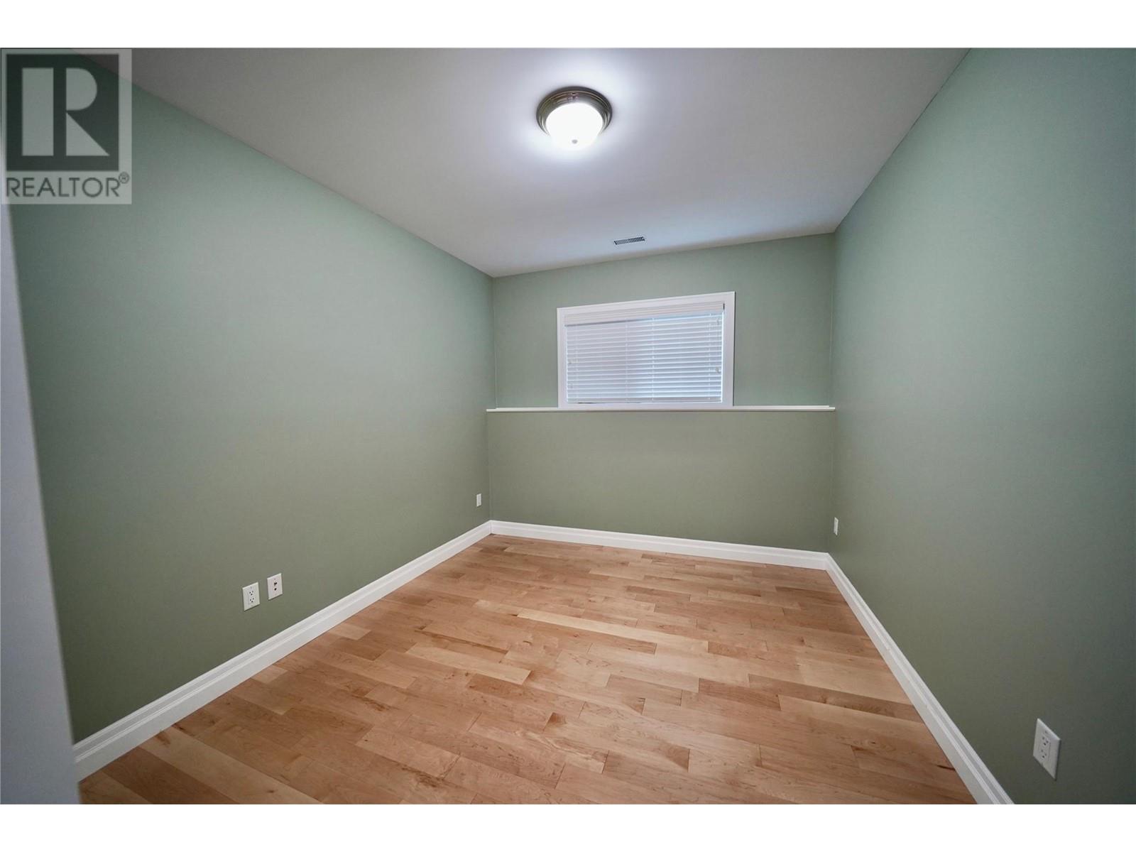 924 QUEENS Road, Balfour