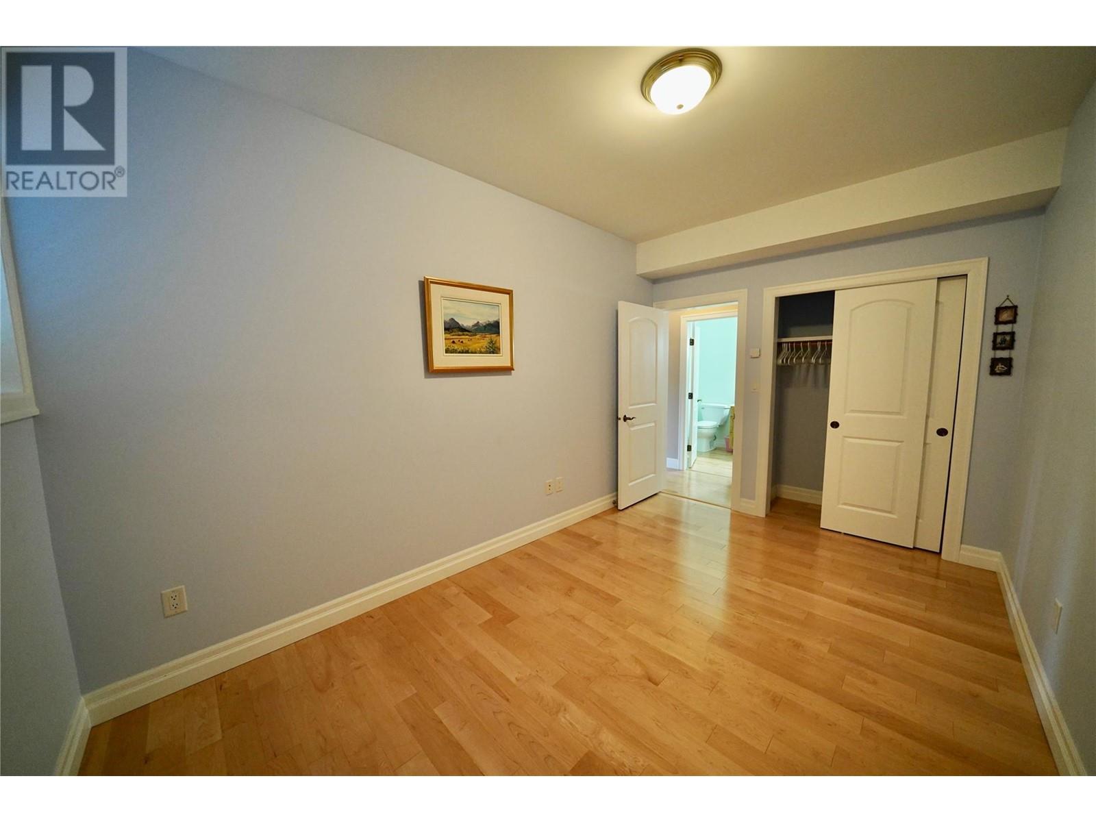 924 QUEENS Road, Balfour