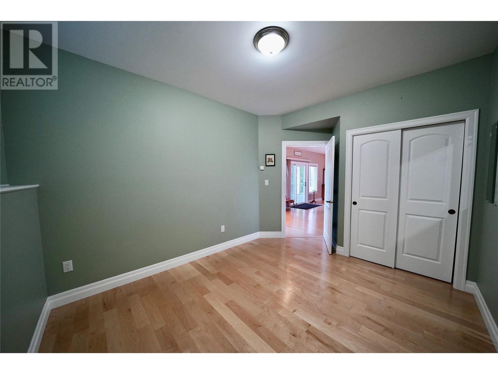 924 QUEENS Road, Balfour