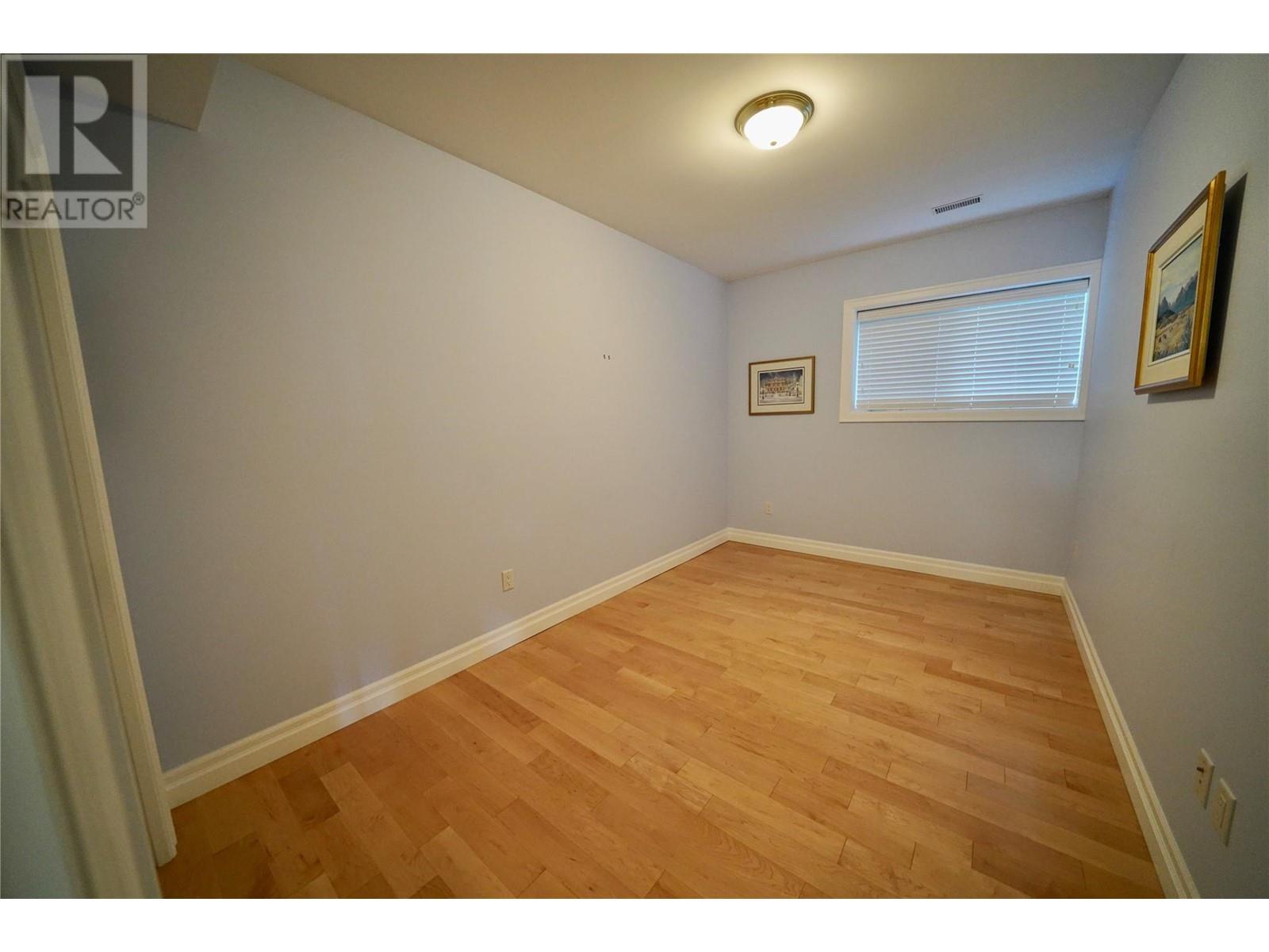 924 QUEENS Road, Balfour