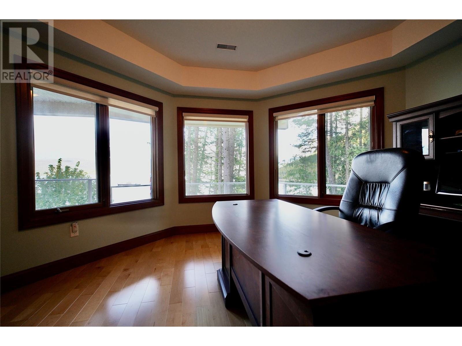 924 QUEENS Road, Balfour