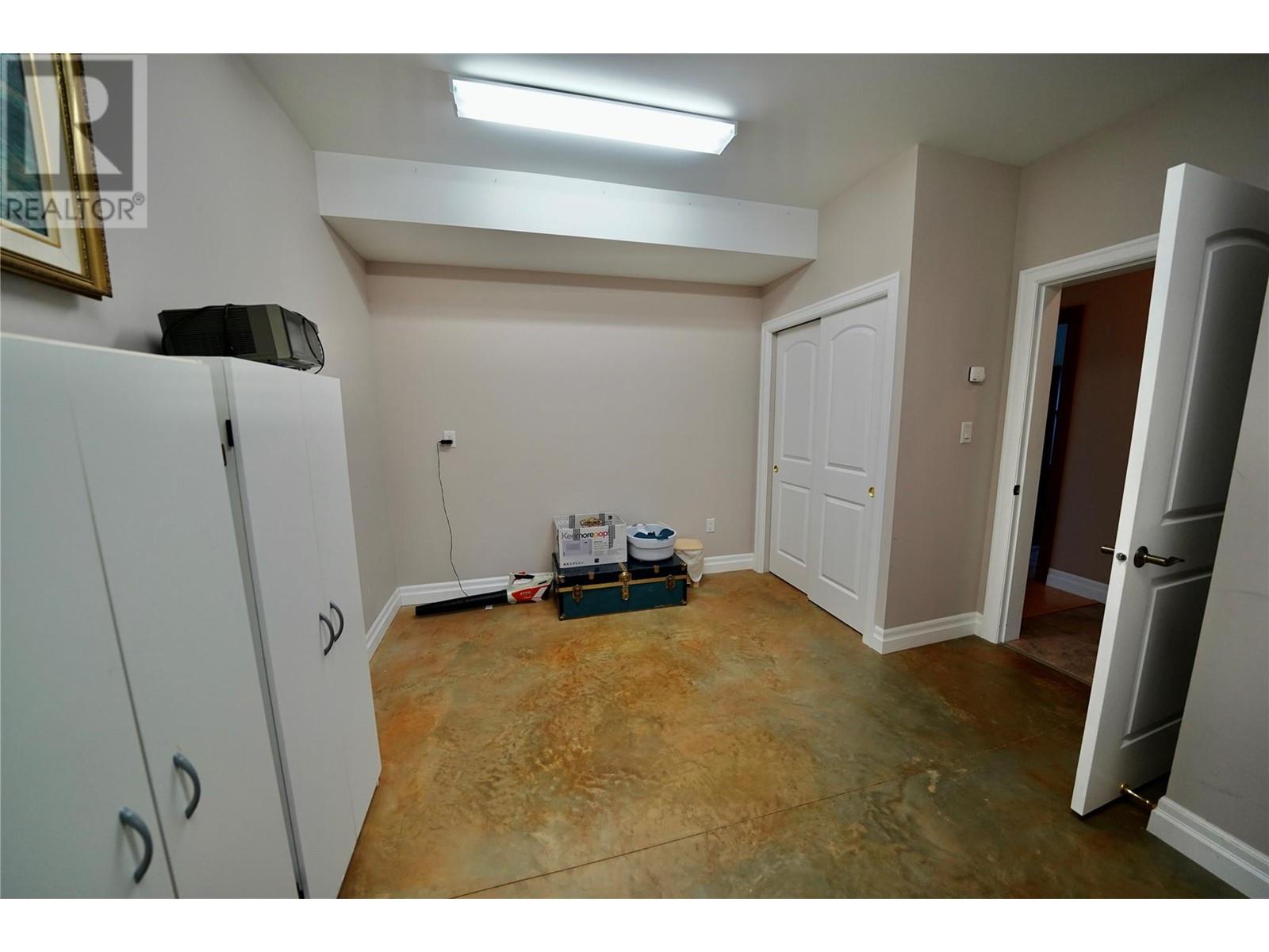 924 QUEENS Road, Balfour