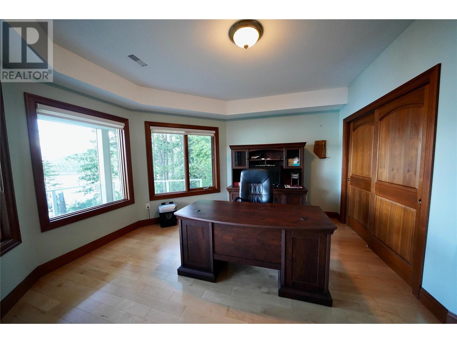 924 QUEENS Road, Balfour