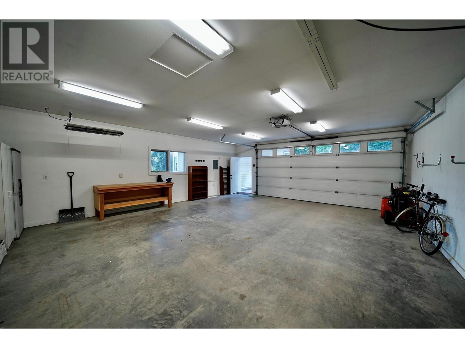 924 QUEENS Road, Balfour