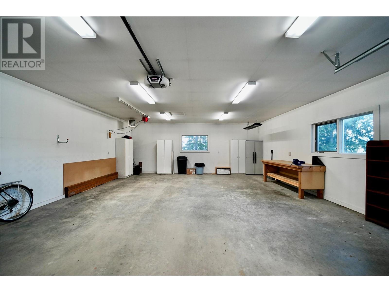 924 QUEENS Road, Balfour
