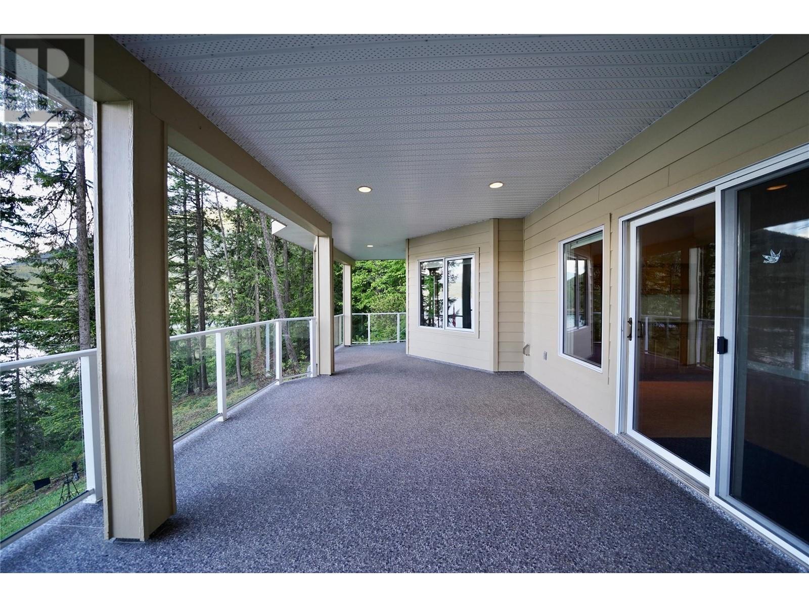 924 QUEENS Road, Balfour