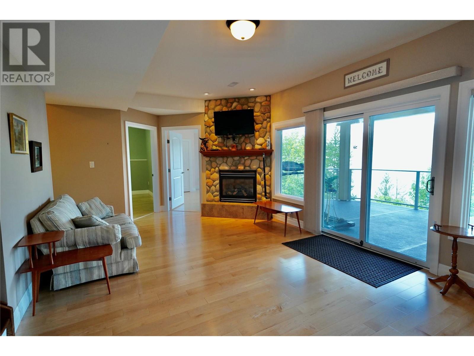 924 QUEENS Road, Balfour