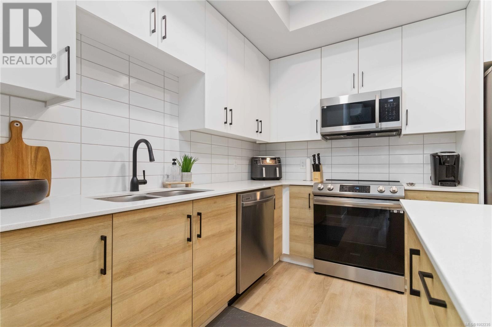 Photo 19 of 111 2465 Gateway Rd, Langford BC