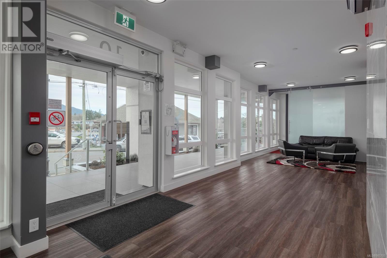 303 10 Chapel St, Nanaimo real estate listing 985785