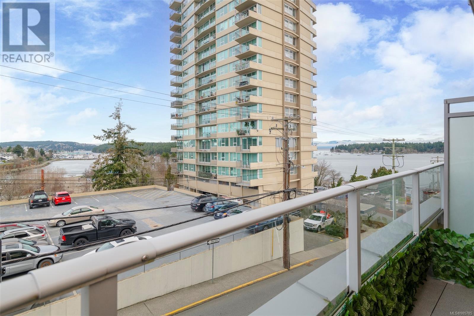 303 10 Chapel St, Nanaimo real estate listing for sale