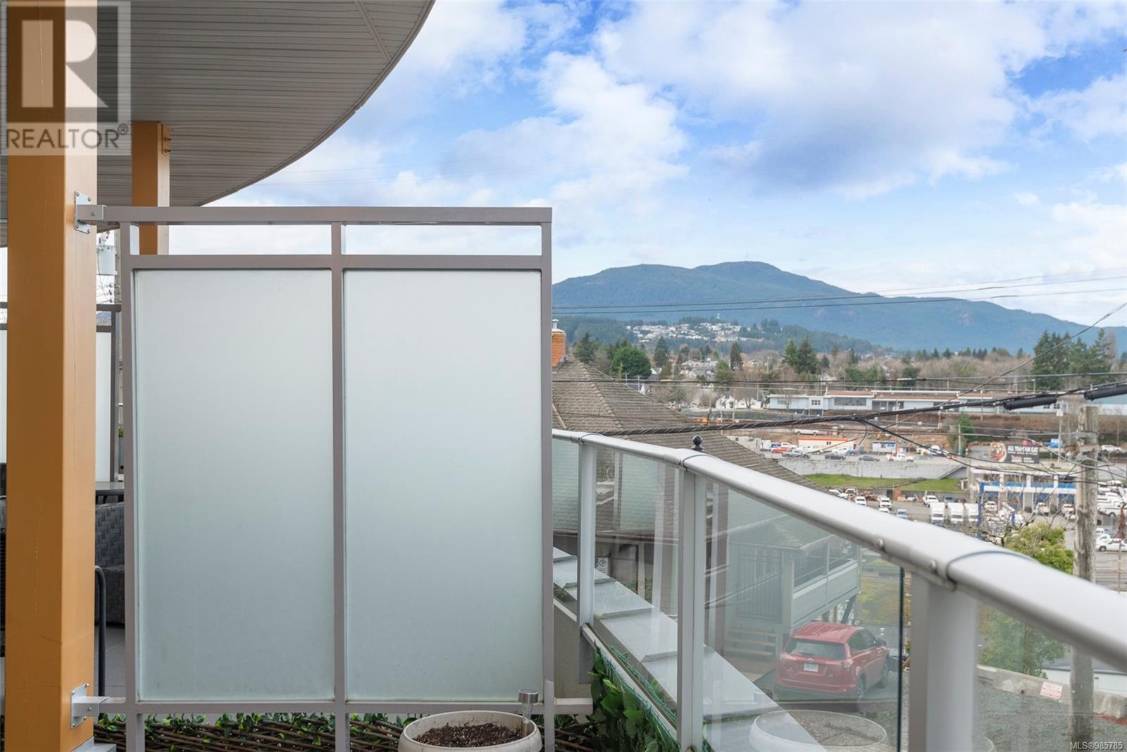 303 10 Chapel St, Nanaimo real estate listing 985785
