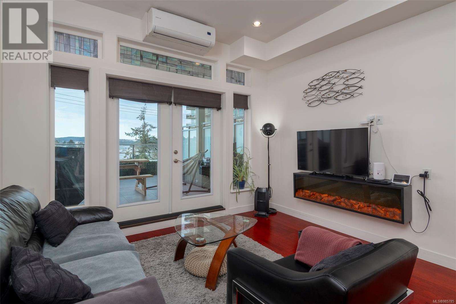 303 10 Chapel St, Nanaimo real estate listing 985785
