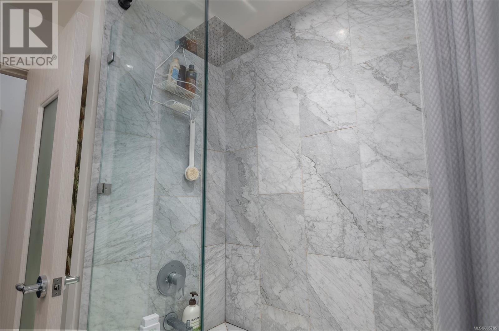 303 10 Chapel St, Nanaimo real estate listing 985785