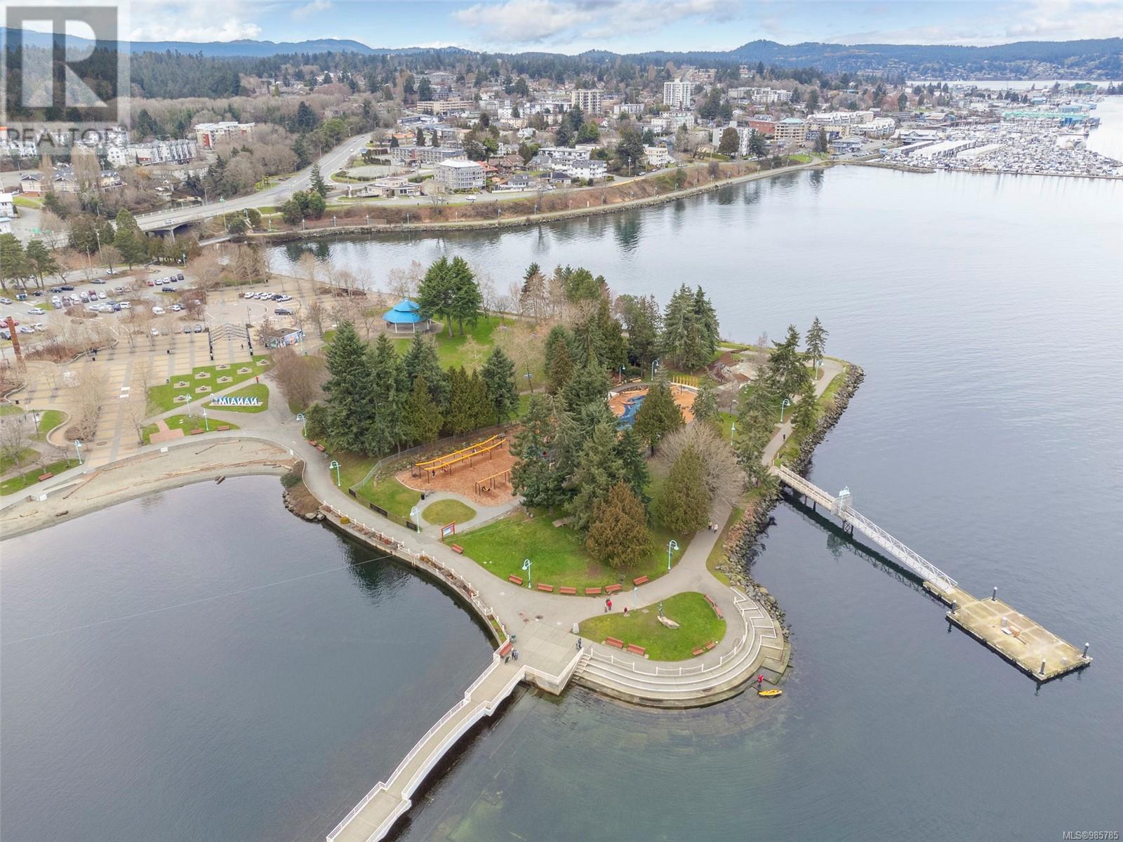 303 10 Chapel St, Nanaimo real estate listing 985785