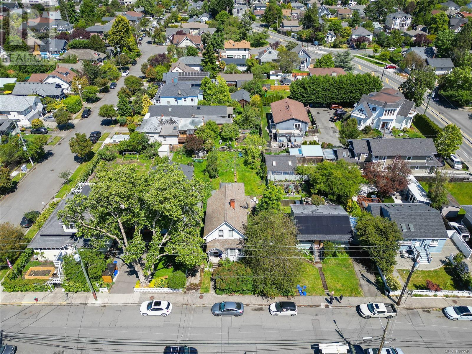  1630 Pembroke Street, Victoria