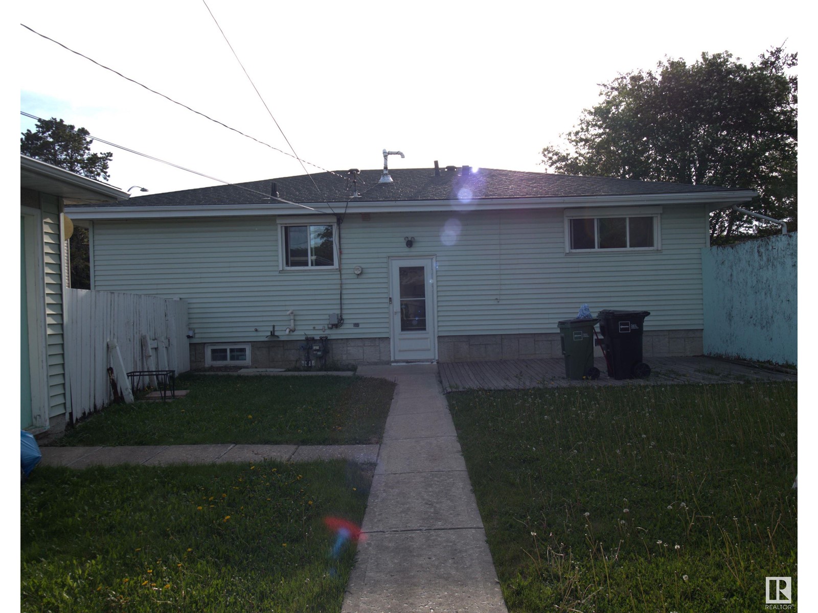 Photo 9 of 10719 152 Street Nw, Edmonton AB