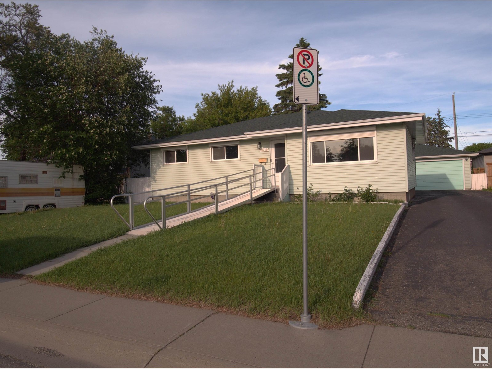 Photo 50 of 10719 152 Street Nw, Edmonton AB