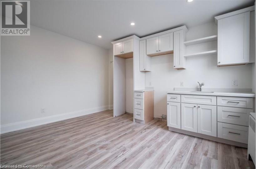 Photo 3 of 611 Concession Street Unit 5, Hamilton ON