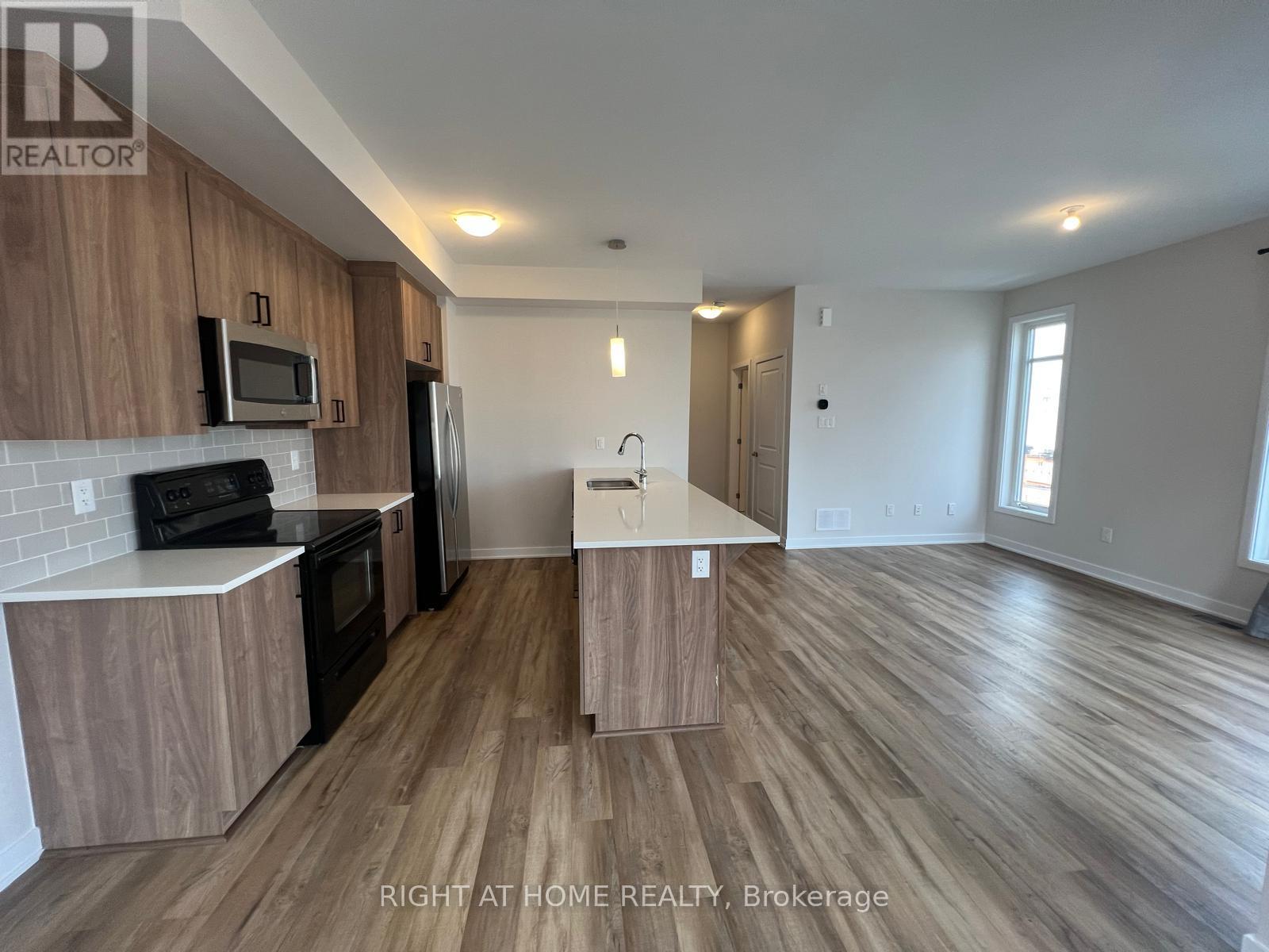 kitchen/living