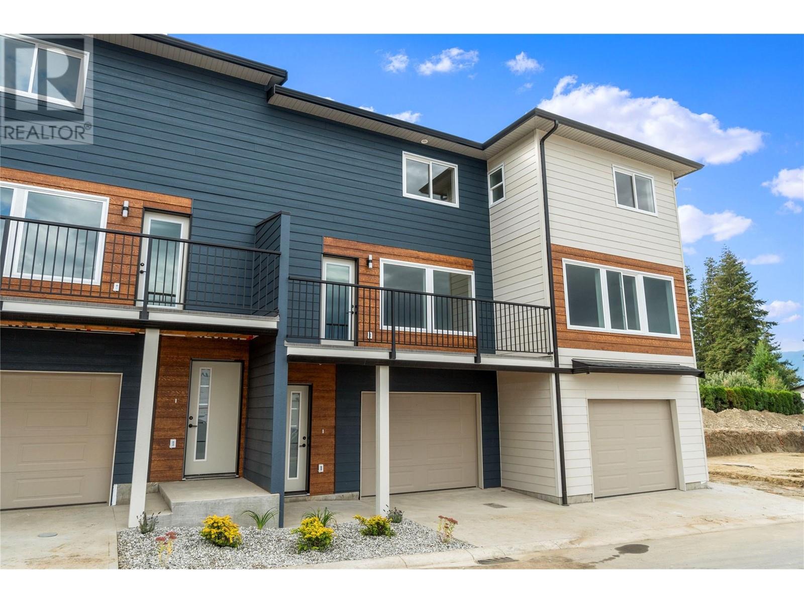 38 981 12 Street Southeast, Salmon Arm