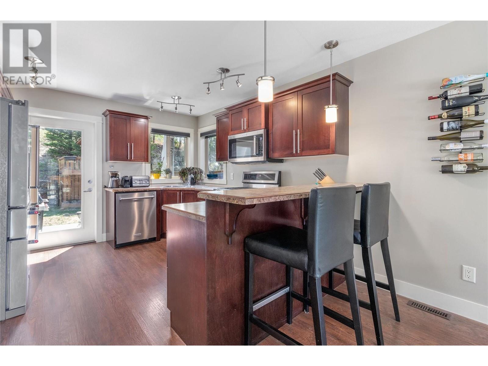  2186 Sunview Drive, West Kelowna
