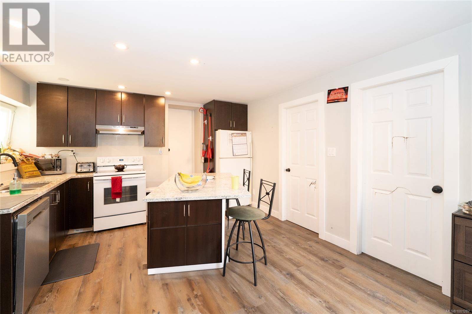 Photo 31 of 981 Isabell Ave, Langford BC