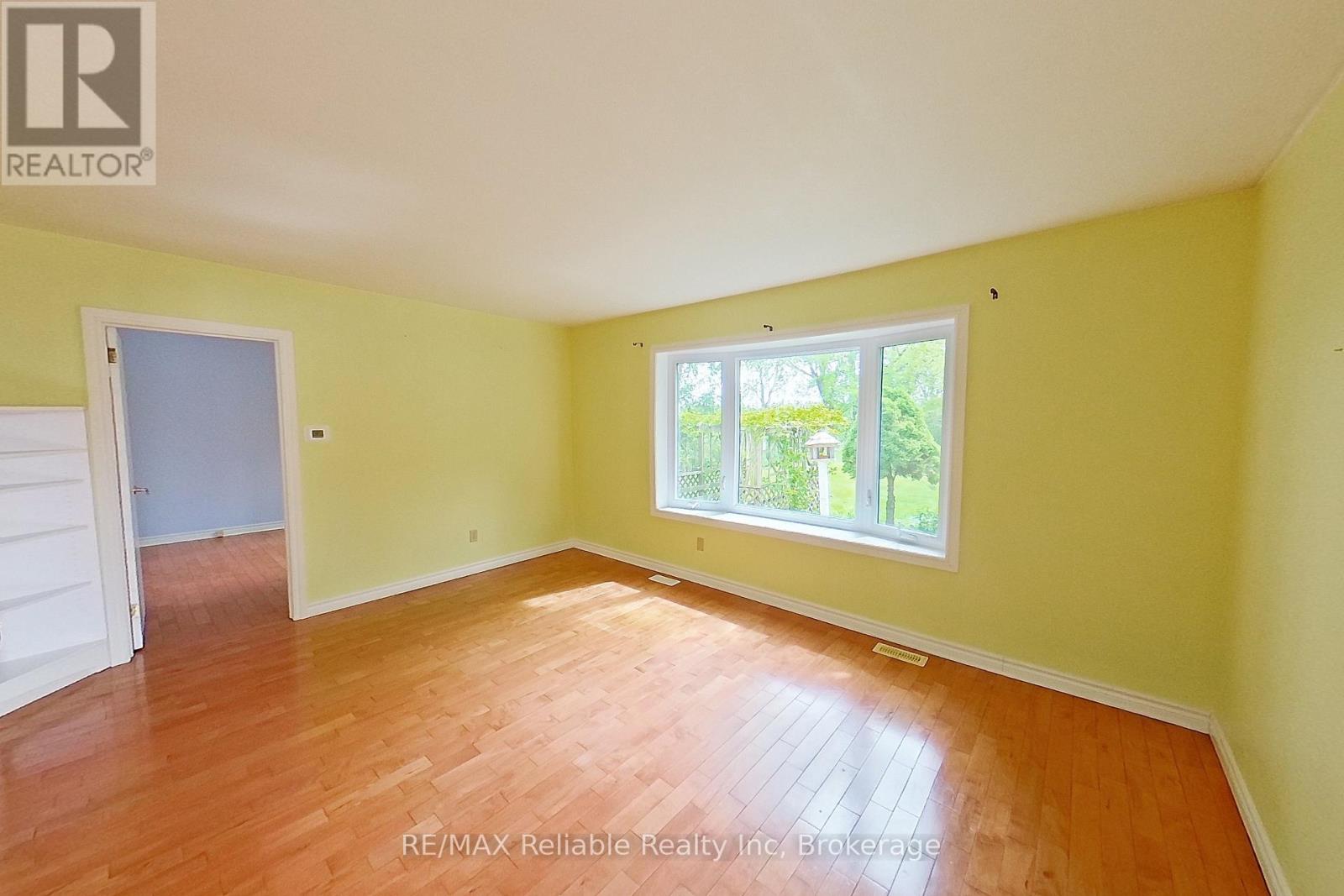 Photo 13 of 73691 Bluewater Highway, Bluewater ON