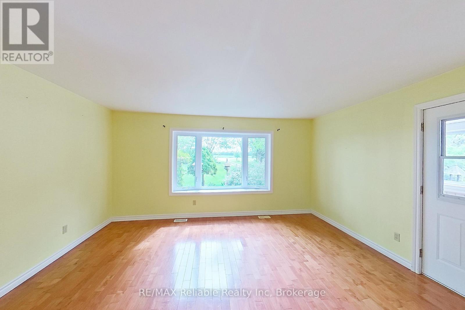 Photo 17 of 73691 Bluewater Highway, Bluewater ON