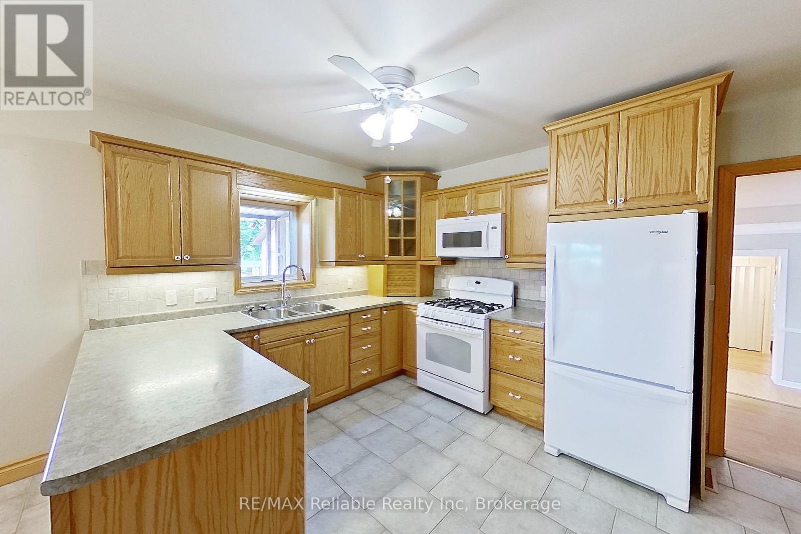 Photo 31 of 73691 Bluewater Highway, Bluewater ON