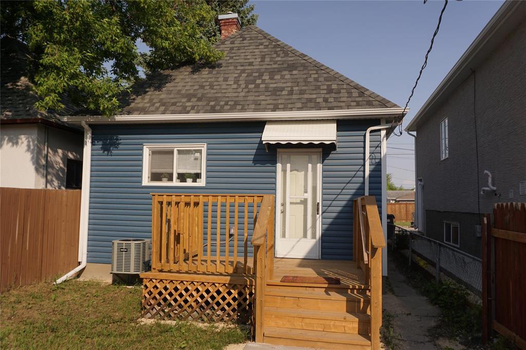 Photo 3 of 244 Battery Street, Winnipeg MB