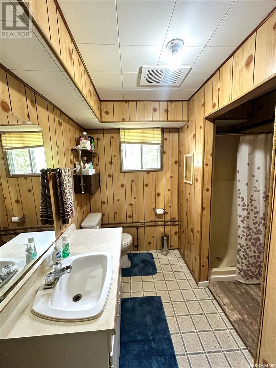 Photo 3 of 122 Pine Street, Chitek Lake SK