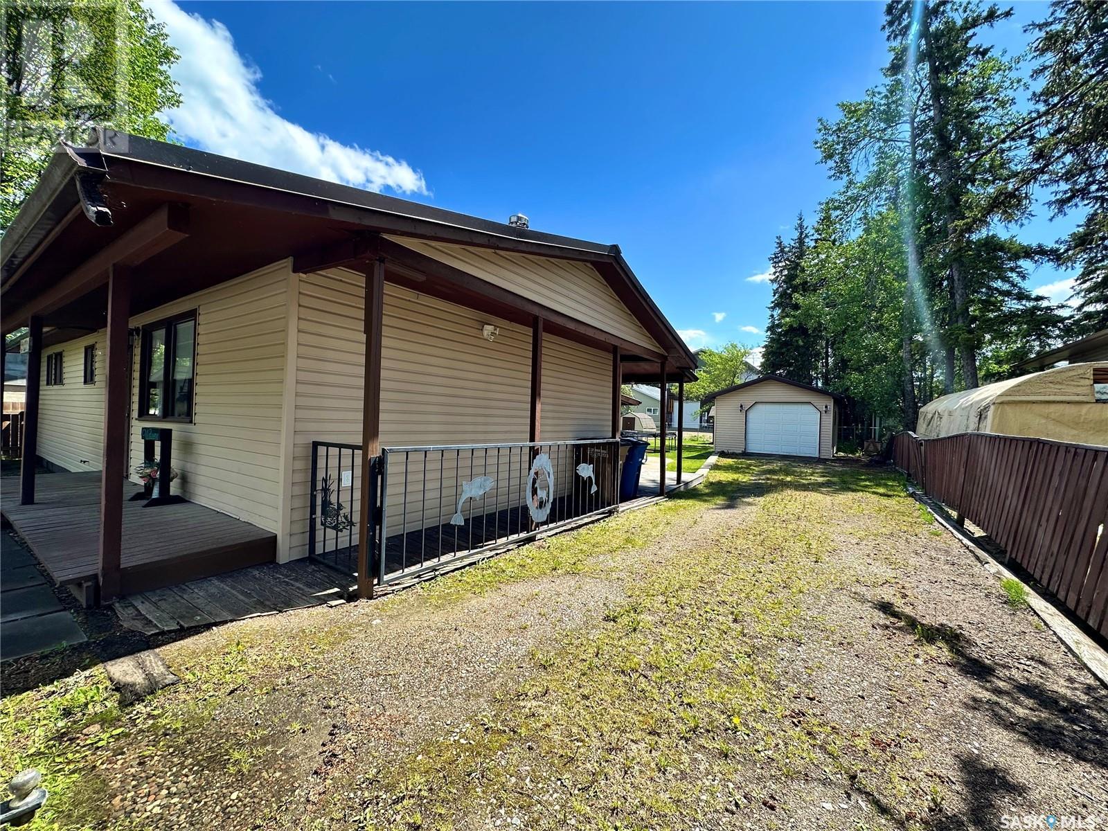 Photo 16 of 122 Pine Street, Chitek Lake SK