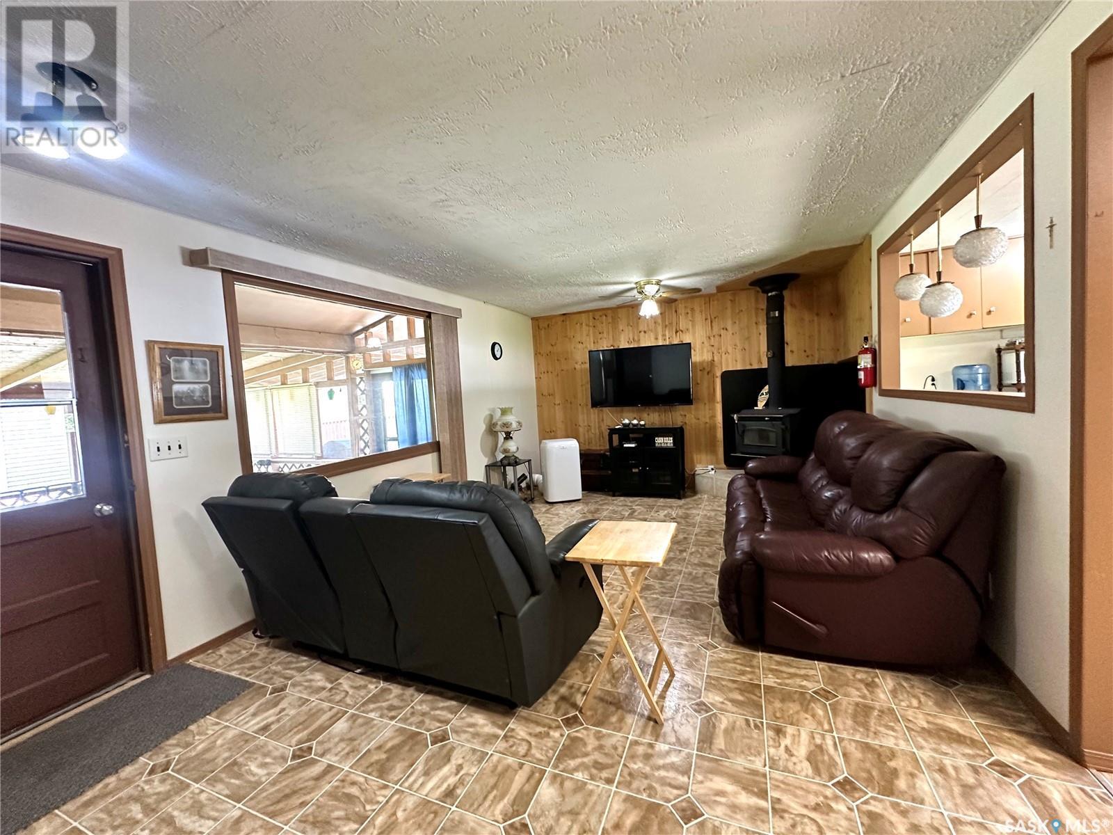 Photo 14 of 122 Pine Street, Chitek Lake SK