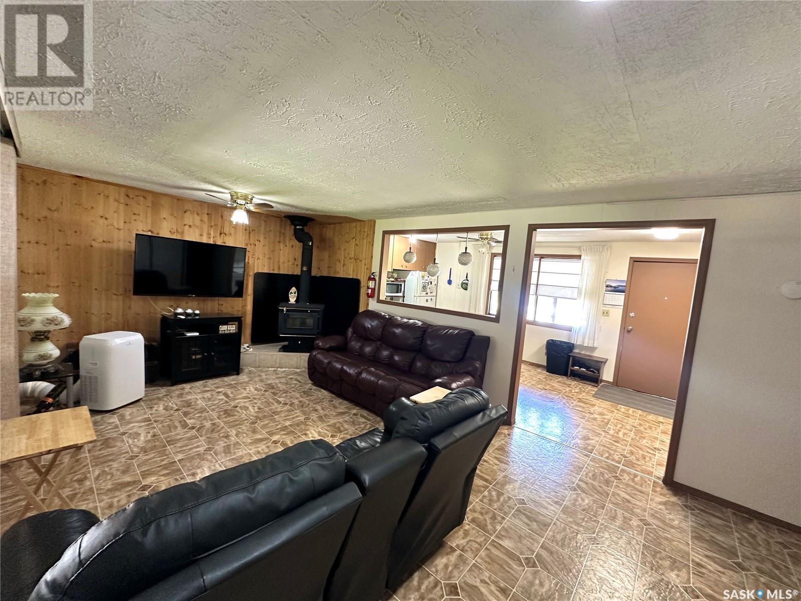 Photo 9 of 122 Pine Street, Chitek Lake SK