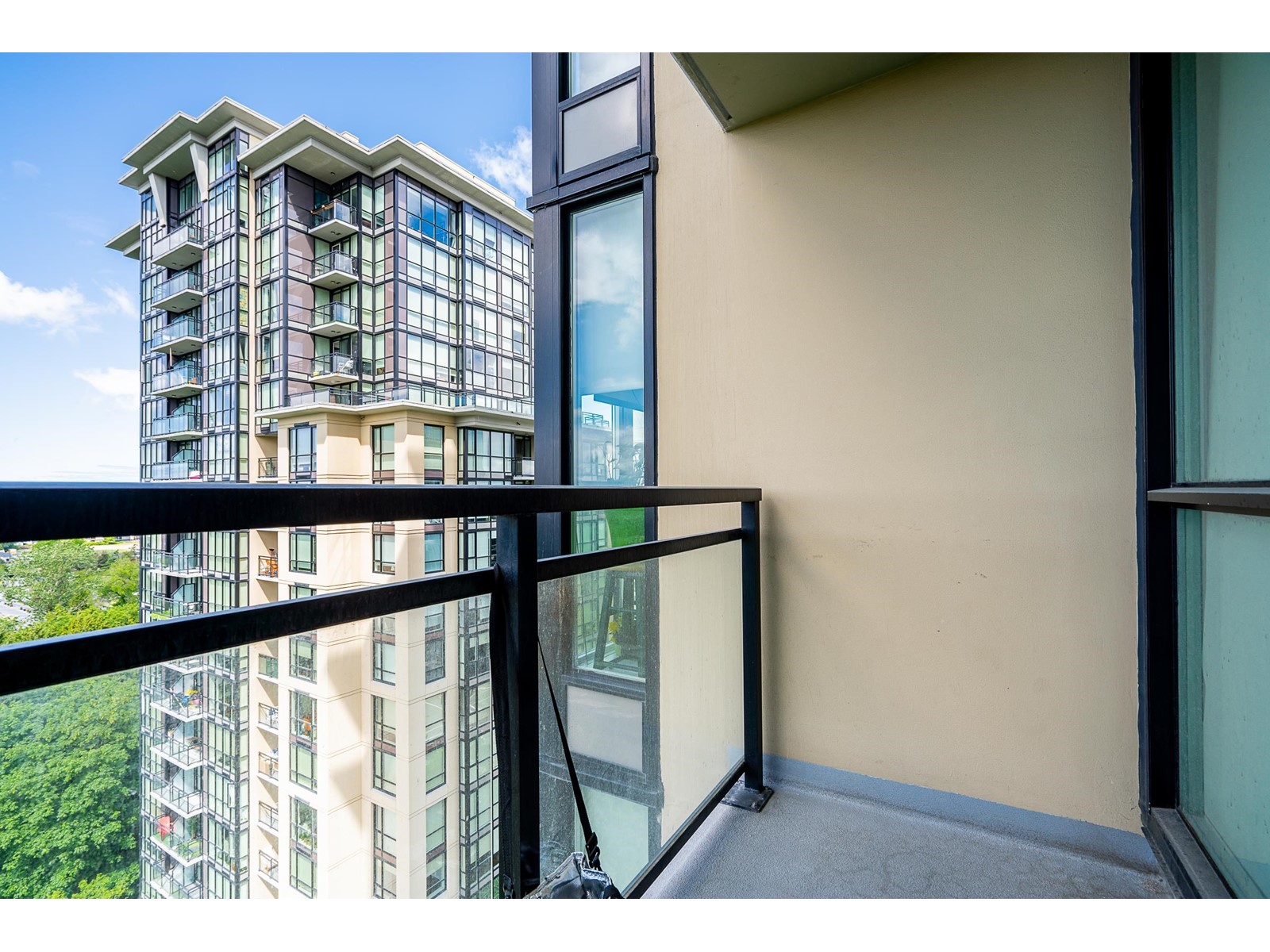 Photo 19 of 1405 10777 University Drive, Surrey BC