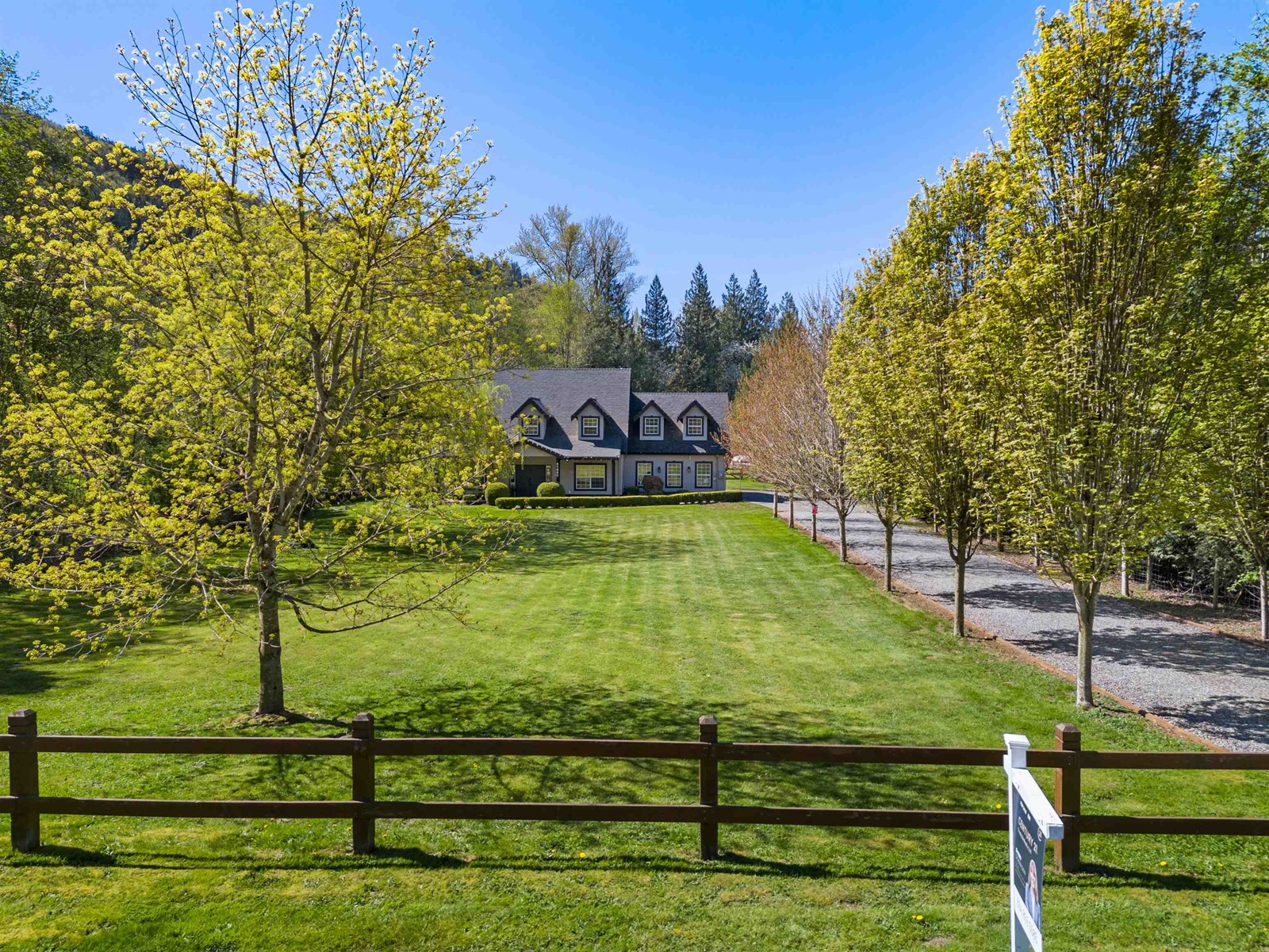 Photo 10 of 41842 Maple Lane Majuba Hill, Yarrow BC