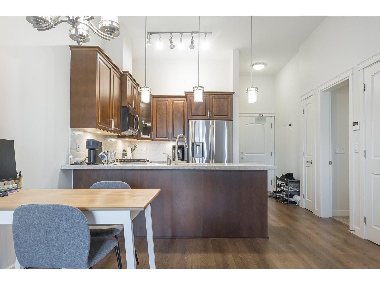 Photo 3 of 612 8538 203 A Street, Langley BC