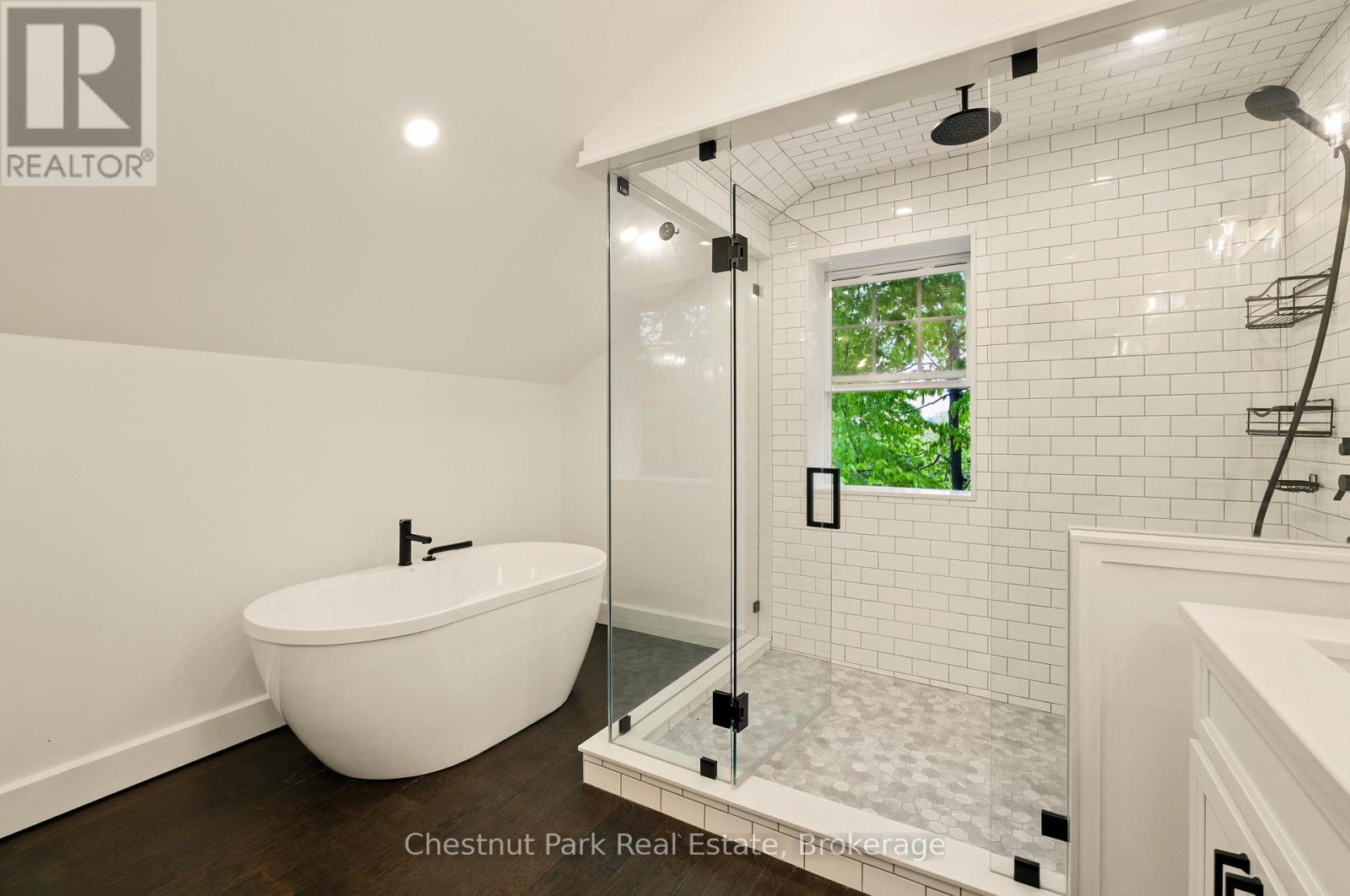 Photo 26 of 39 Todholm Drive, Muskoka Lakes ON