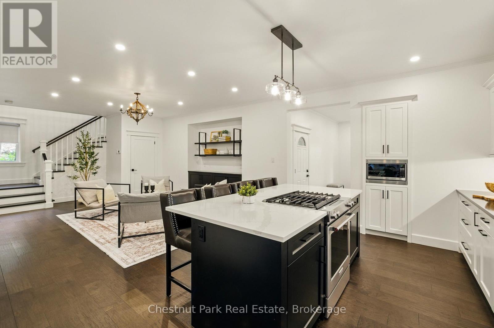 Photo 8 of 39 Todholm Drive, Muskoka Lakes ON