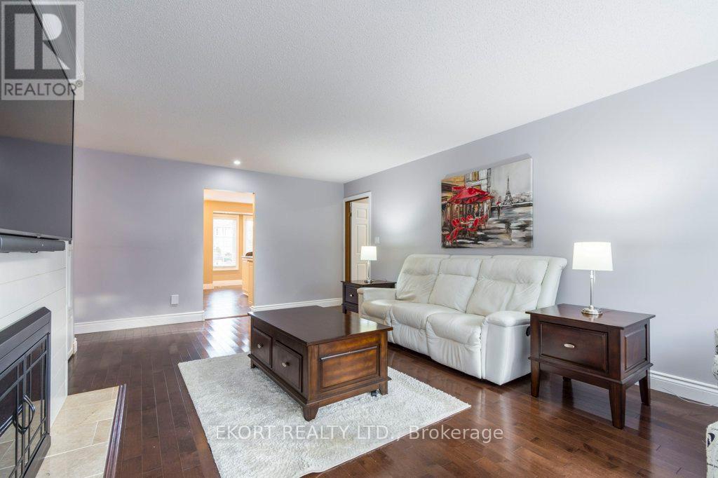 Photo 11 of 24 Kaiser Court, Belleville ON