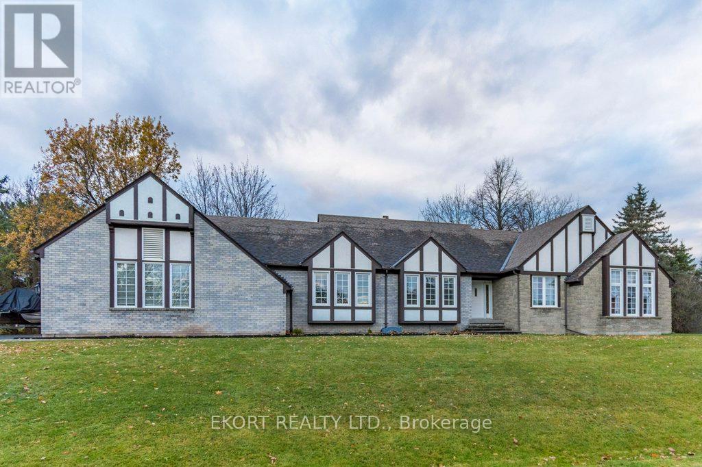 Photo 2 of 24 Kaiser Court, Belleville ON