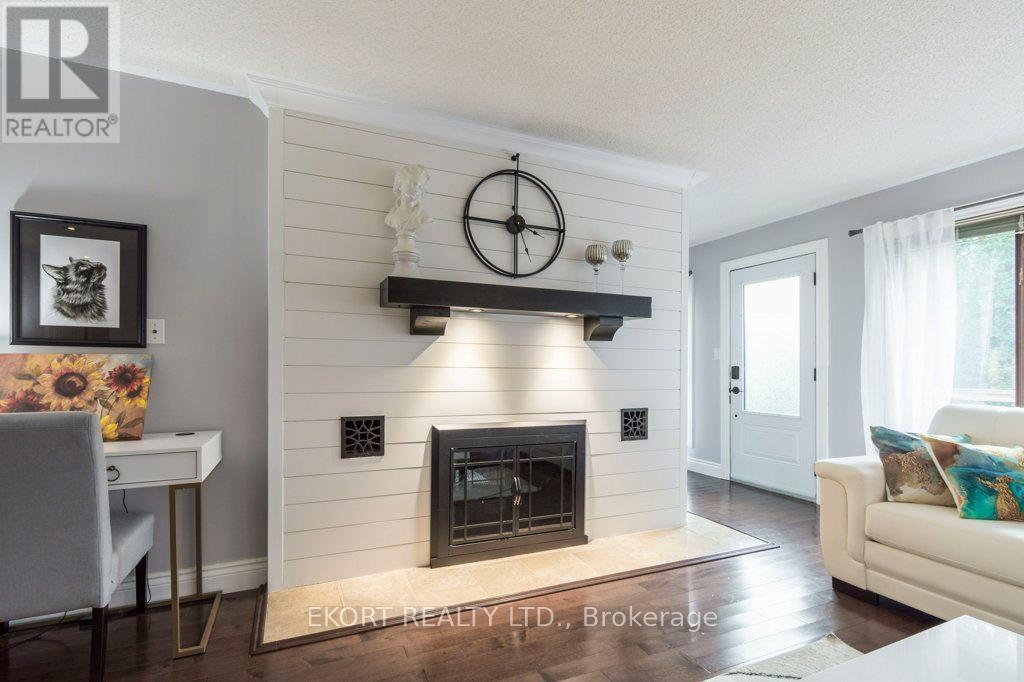 Photo 9 of 24 Kaiser Court, Belleville ON