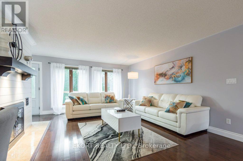 Photo 8 of 24 Kaiser Court, Belleville ON