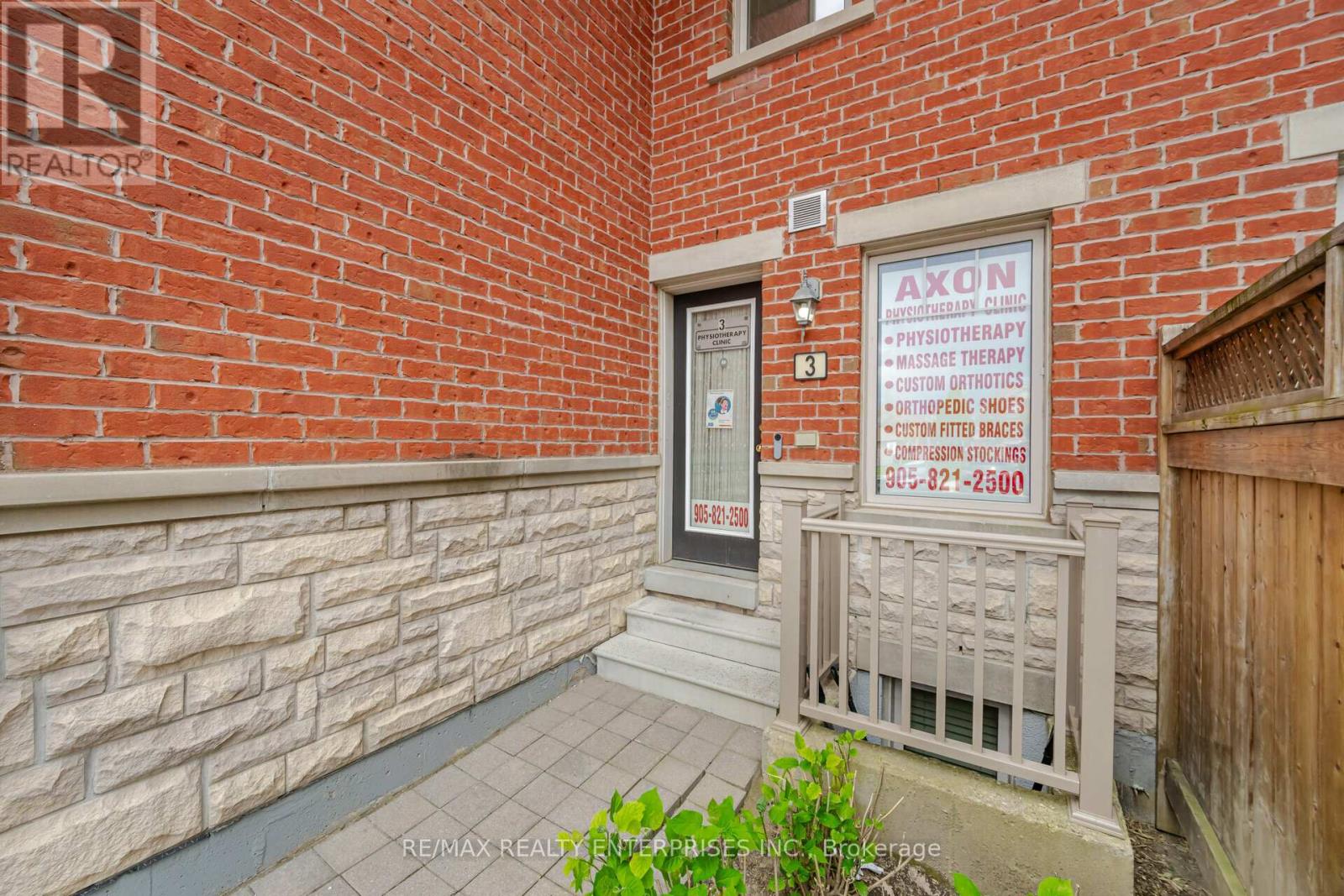 Photo 32 of 3 4 3375 Thomas Street, Mississauga ON