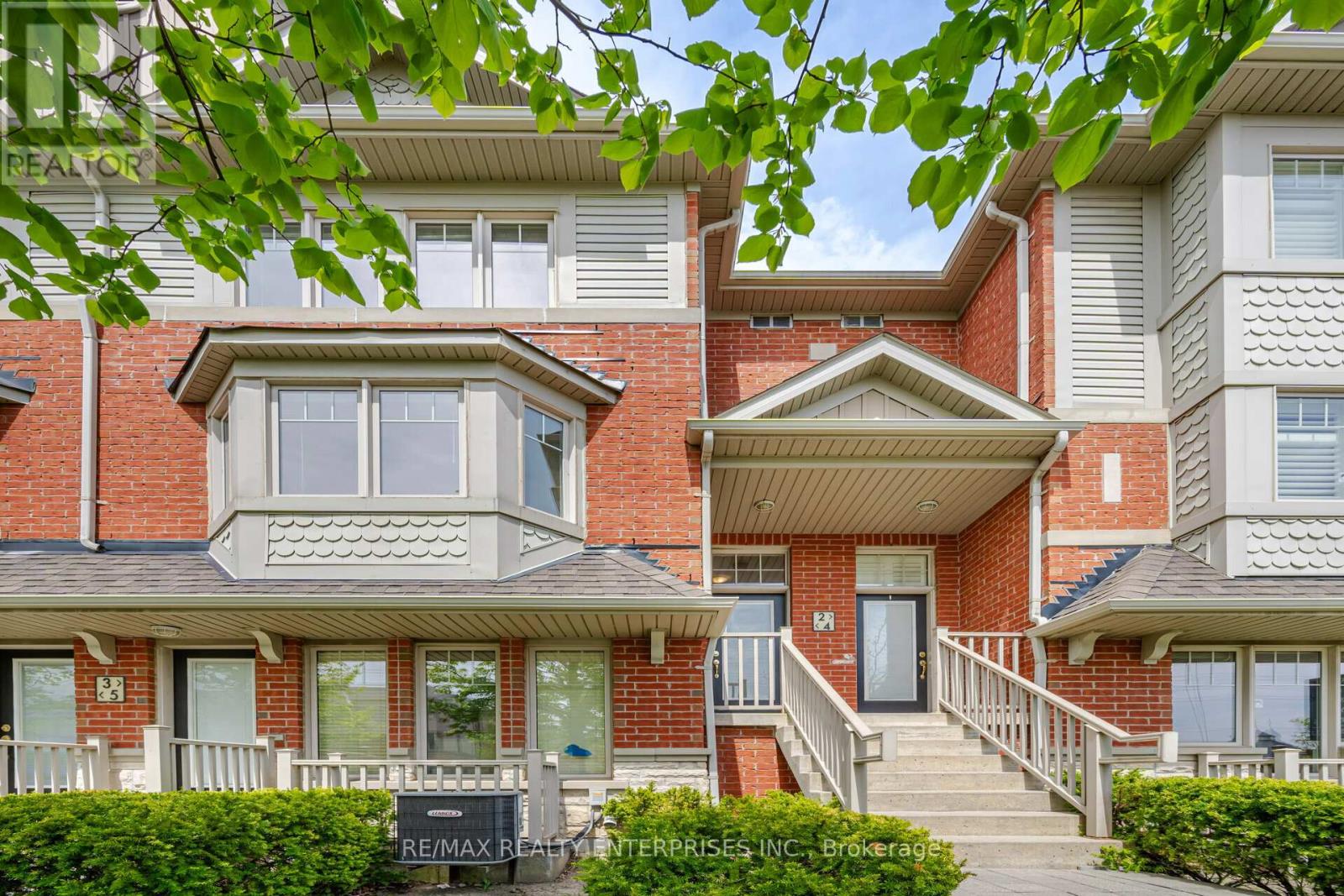 Photo 6 of 3 4 3375 Thomas Street, Mississauga ON
