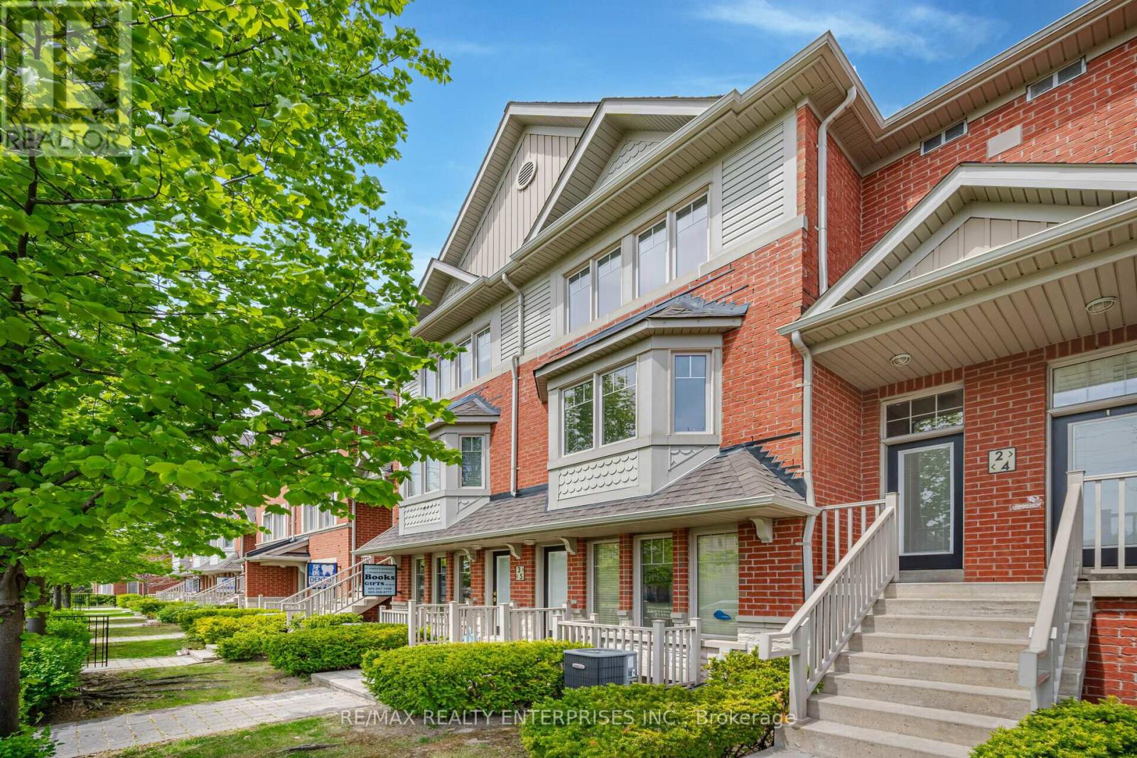 Photo 8 of 3 4 3375 Thomas Street, Mississauga ON