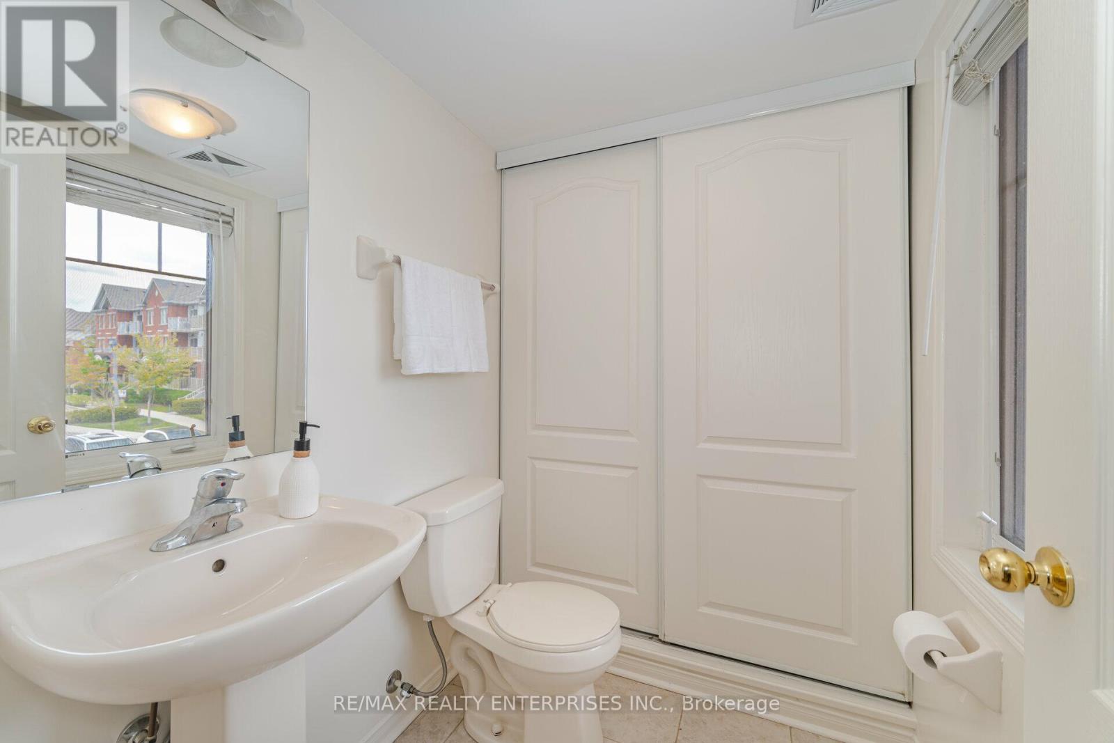 Photo 18 of 3 4 3375 Thomas Street, Mississauga ON